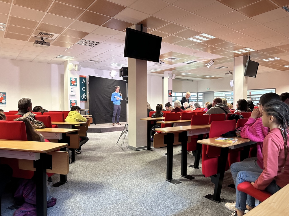 Les Petits champions de la lecture  Ministère de l'Education Nationale, de  la Jeunesse, des Sports et des Jeux Olympiques et Paralympiques