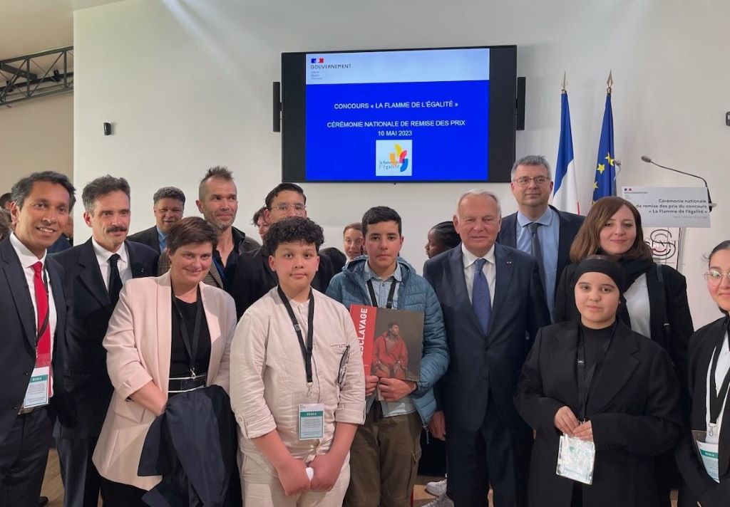 Remise prix flamme de l'égalité (1)