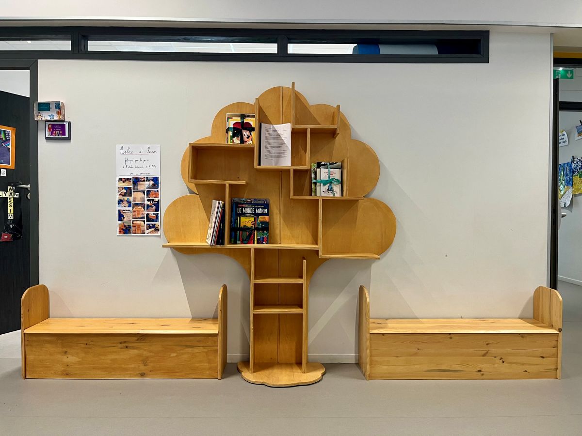 L'arbre à livres de l'école de Flize (08)