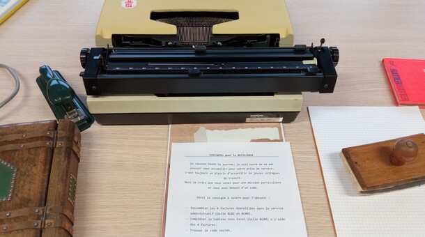 Escape game - mise en scène machine à écrire - Lycée Jean Moulin de Revin