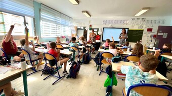 Remise des livres dans le cadre de l'opération Cet été je lis 2026 - école de Maubert-Fontaine dans les Ardennes.JPG