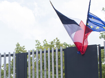 Drapeau français et européen